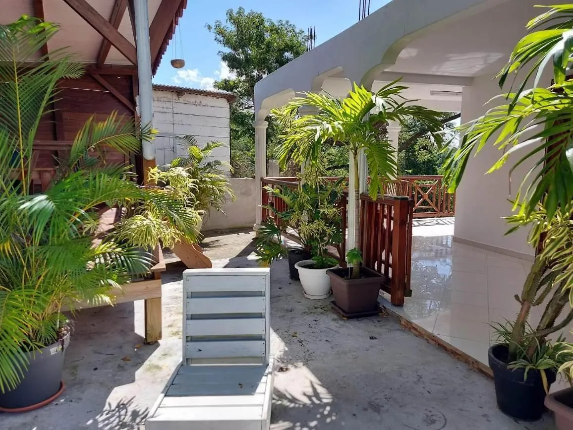 Holiday home Magnifique Maison Creole, 3 Chambres, Vue Mer Pointe-Noire